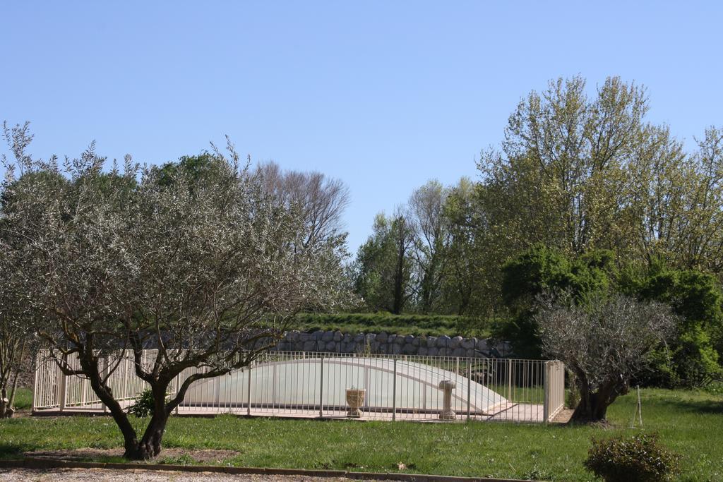 Mas Des Cigales Vila Avinhão Exterior foto